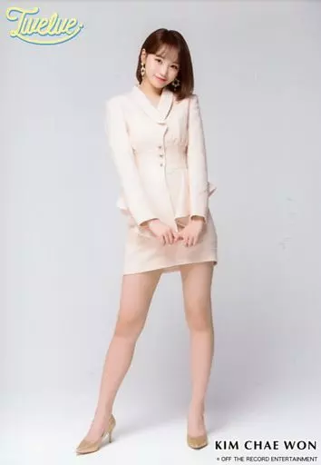 駿河屋 -<中古>IZ＊ONE/キム・チェウォン/全身/IZ*ONE日本1st