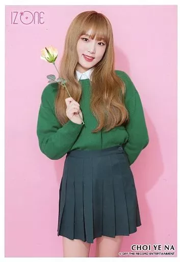 駿河屋 -<中古>IZ*ONE/チェ・イェナ/膝上/IZ*ONE SHOWCASE
