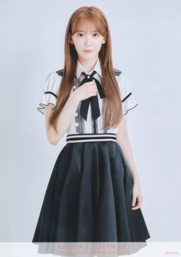 願いごとの持ち腐れ 前触れ サクラ 宮脇咲良 生写真 極美品 駿河屋 -<中古>宮脇咲良/「願いごとの持ち腐れ」ジャケット写真用衣装