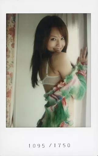 駿河屋 -【アダルト】<中古>[生チェキ(1095/1750)]：吉沢明歩/吉沢明歩