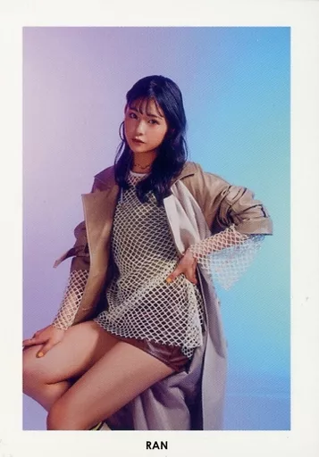 駿河屋 -<中古>Girls2/石井蘭/膝上・座り/「Girls2 First Live Tour