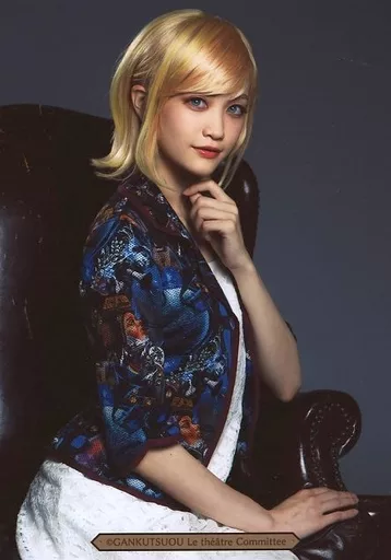 小泉萌香(ユージェニー・ド・ダングラール)/キャラクターショット/舞台「巌窟王 Le th??tre」個人ブロマイド