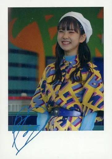菱田未渚美　直筆サイン入りフォト Girls2 サイン入りフォト 菱田未渚美 - メルカリ