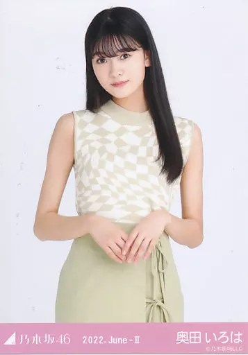 乃木坂46 ノースリニット 乃木坂46松村沙友理：ノースリニットで二の腕見せ ヌーディー