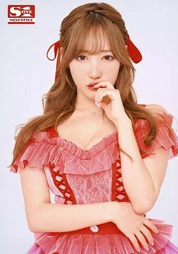 小宵こなん　オンラインくじ　B賞 Amazon.co.jp: 小宵こなん FANZAオンラインくじ マグカップ 缶バッジ