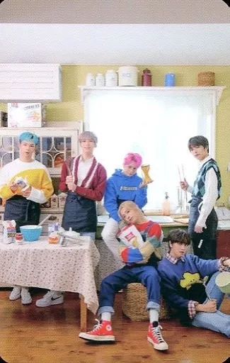 ONEUS 2期　ウェルカムキット 駿河屋 -<中古>ONEUS/集合(6人)/公式ファンクラブ「TO MOON」二期入会
