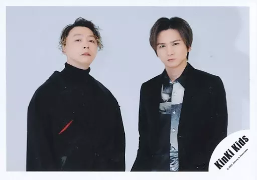 駿河屋 -<中古>KinKi Kids/堂本光一・堂本剛/横型・上半身