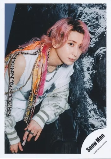 Snow Man/佐久間大介/膝上/シングル「Dangerholic」MV＆ジャケ写オフショット/公式生写真