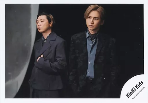 駿河屋 -<中古>KinKi Kids/堂本光一・堂本剛/横型・上半身