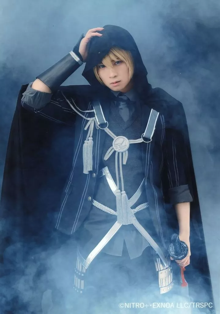 タペストリー(男性)　荒牧慶彦(山姥切国広) 等身大タペストリー 「舞台『刀剣乱舞』虚伝 燃ゆる本能寺」 DMM.com限定 荒牧慶彦扮する山姥切国広。 - 舞台「刀剣乱舞」最新作、健人