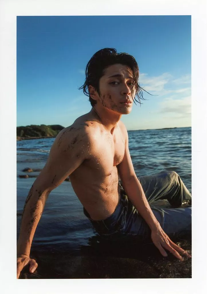 【サイン本】眞栄田郷敦写真集 「A Beautiful Blink」 特典2種付 眞栄田郷敦写真集 A Beautiful Blink』 二階堂ふみ 発行：講談社