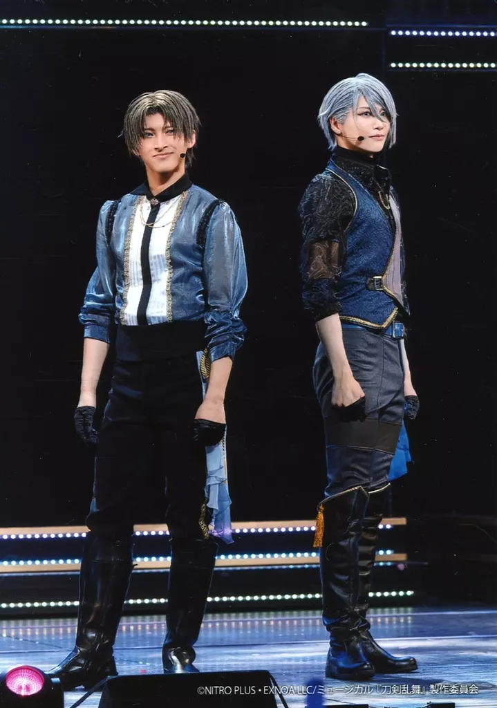 木原瑠生(へし切長谷部)・水江建太(山姥切長義)/ライブフォト・全身/「ミュージカル『刀剣乱舞』～花影ゆれる砥水～」ローソンプリント限定舞台ブロマイド