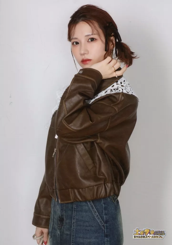 土屋李央 ちゃんりおスペースシップのブロマイド14枚 駿河屋 -<中古>土屋李央/膝上・衣装茶/「土屋李央Official