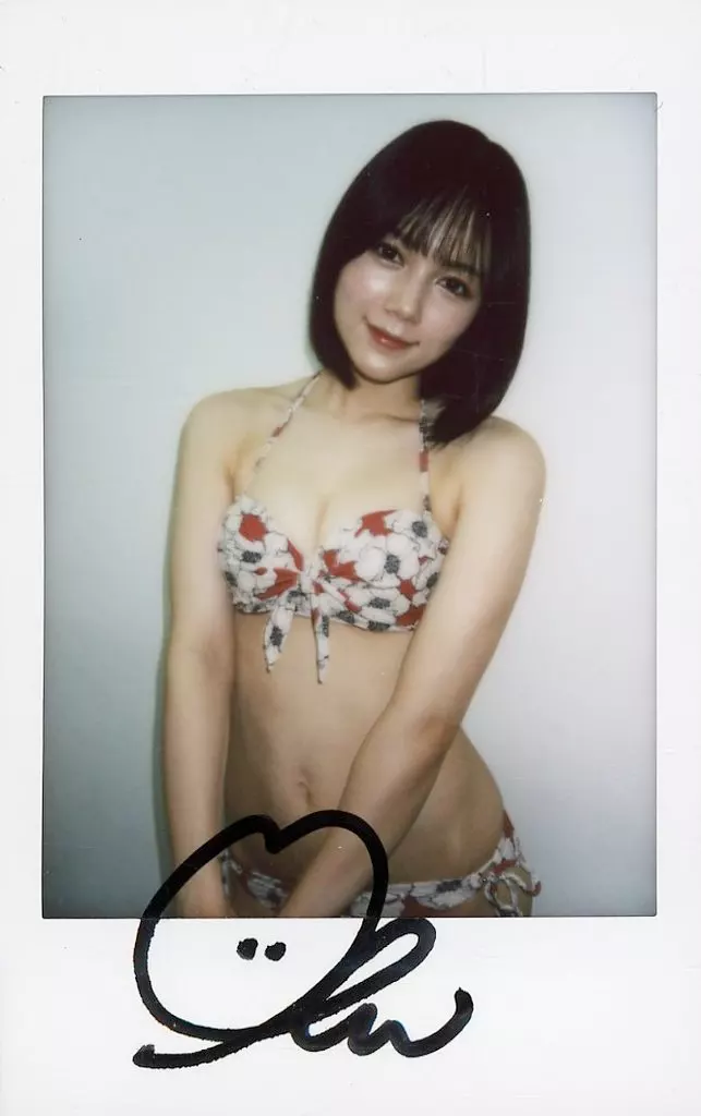 駿河屋 -【アダルト】<中古>☆涼森れむ/直筆サイン入り/生チェキ（女性