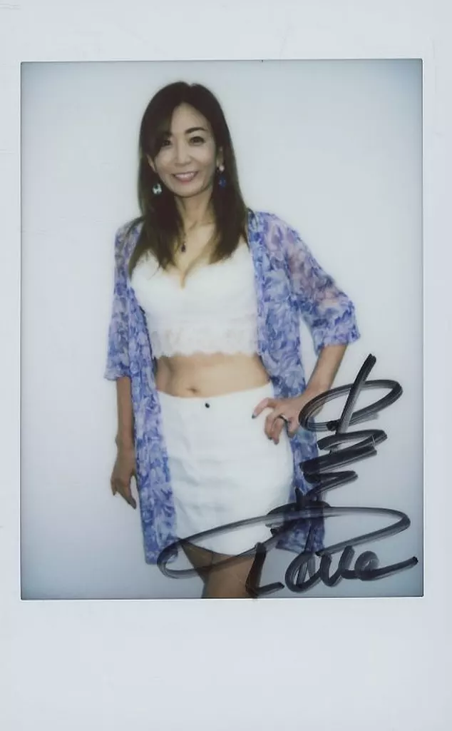 [直筆サイン入り]：☆中島史恵/「中島史恵」 ファースト・トレーディングカード 特典生チェキ