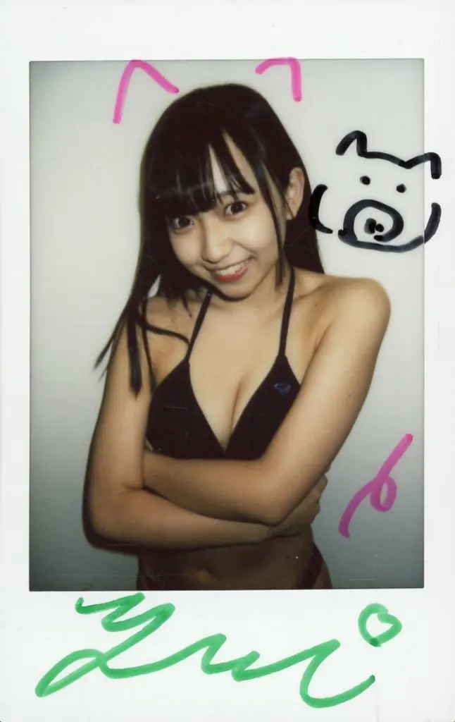 ☆入間ゆい/直筆サイン入り/生チェキ