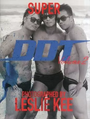 レスリー・キー　DDTコラボ写真集　SUPER DDT volume2 駿河屋 -<中古>レスリー・キー×DDTコラボ写真集 SUPER DDT Volume 2