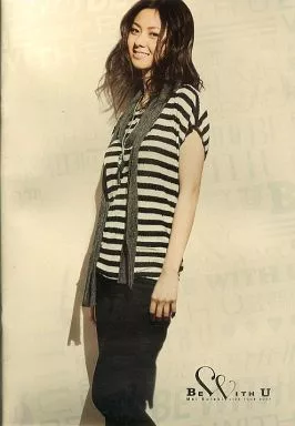 駿河屋 -<中古><<パンフレット(ライブ)>> パンフ)Mai Kuraki
