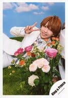 King & Prince / Genki Iwahashi / Upper Body / Costume White / Bed Front / Flower Front / Background Sky / Single "Memorial" MV & Jacque Shooting Off-Shot / Official Official photo