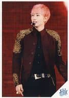 SUPER JUNIOR / Eun Hyuk / Live photo / Above the knees / Costume red brown / black / gold / Background red / a-nation stadium fes. E. L. F-JAPAN Fan Club members only Official photo