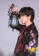Hey! Say! JUMP / Hiroto Nakajima / Upper body / Costume black / purple / left facing / Background white / "Hey! Say! JUMP LIVE TOUR 2019-2020 PARADE" Multiple portraits (original photos)