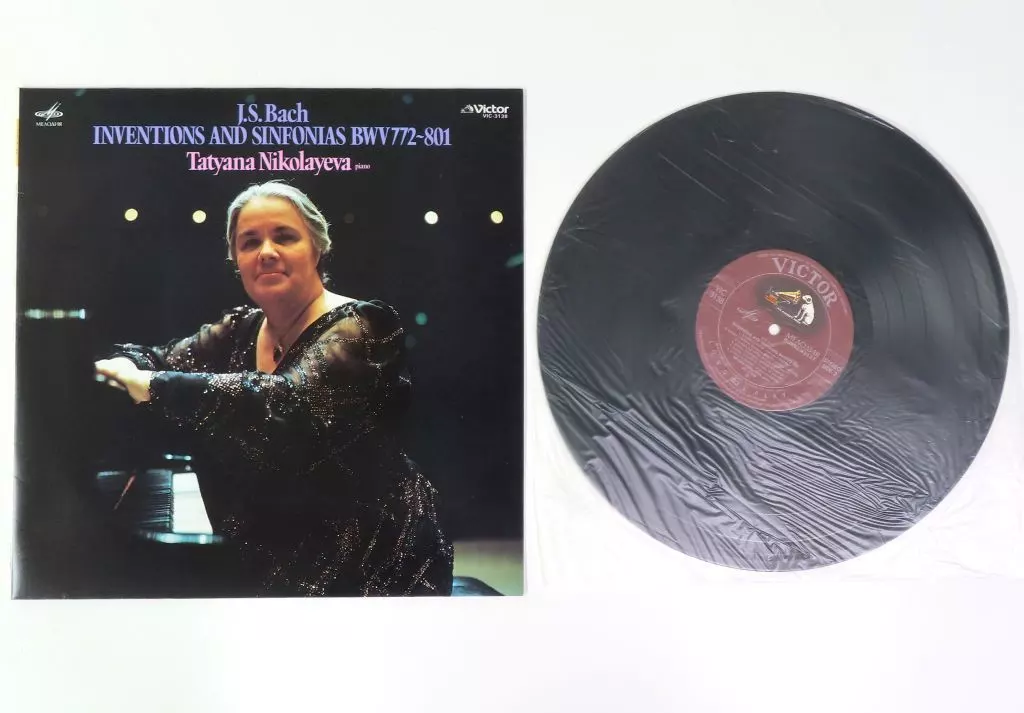 バッハ:インヴェンションとシンフォニア ニコラーエワ(p) J.S.バッハ：インヴェンションとシンフォニア | 商品情報 | 日本