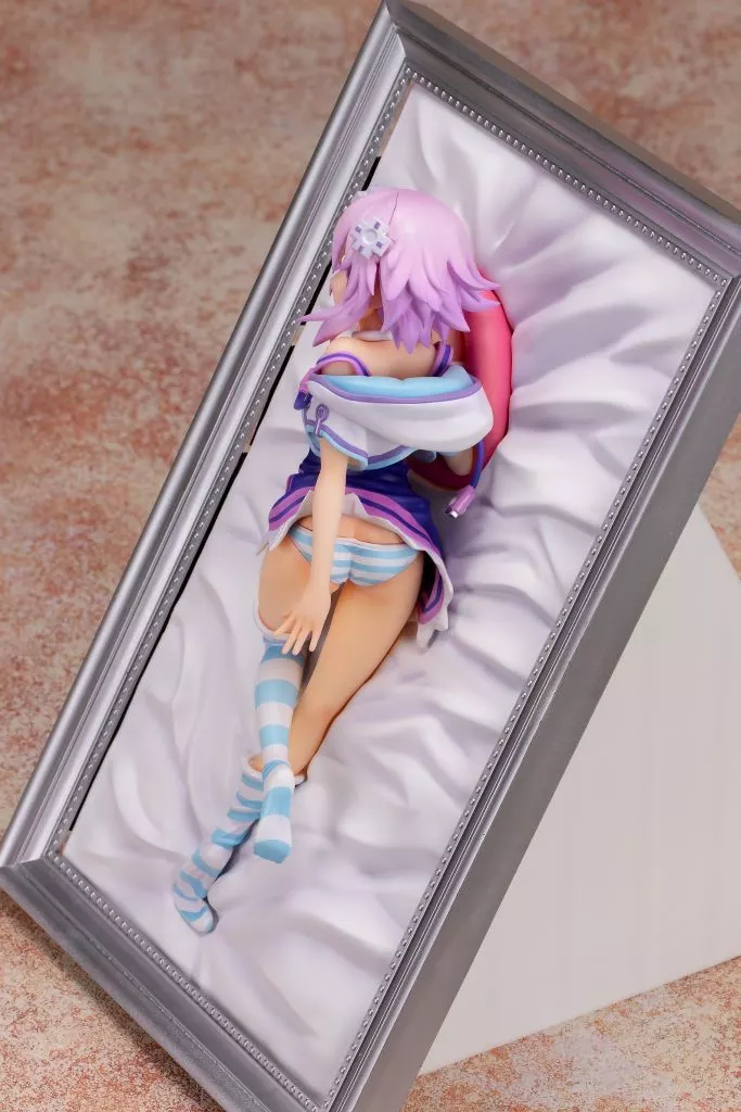 超次元ゲイム ネプテューヌ 「ネプテューヌ」 寝そべりver. 1/7 完成品 プルクラ 超次元ゲイムネプテューヌ 1/7 ネプテューヌ 寝そべりver