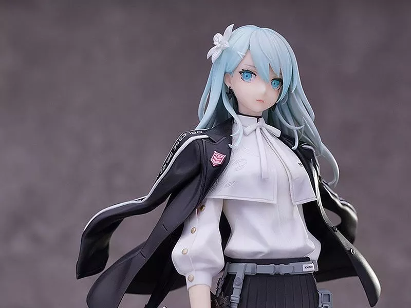 ルフィア 1/7スケール ABS&PVC製 塗装済み完成品フィギュア Amazon | A Z [C] 1/7スケール プラスチック製 塗装済み完成品