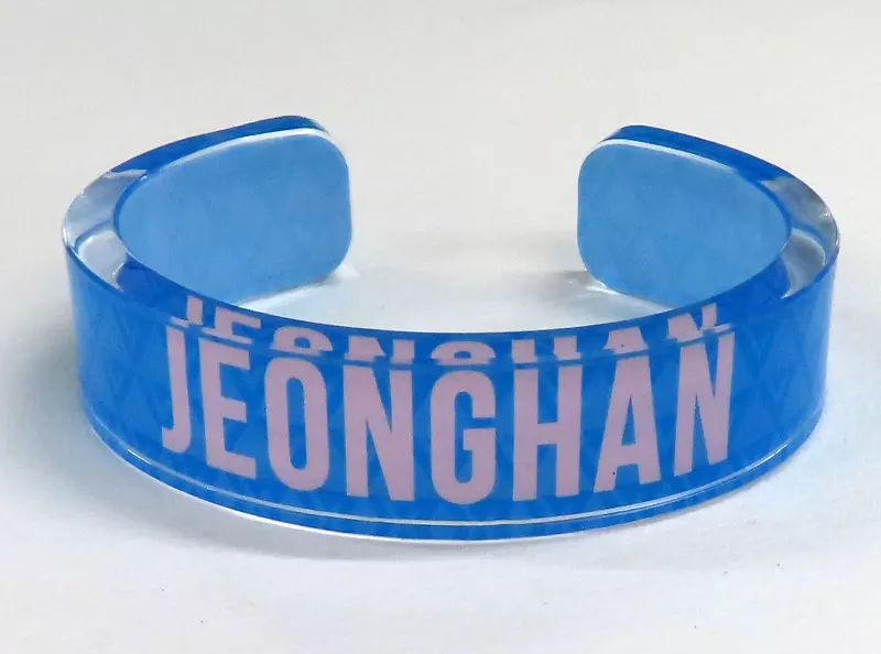 【新品】SEVENTEEN DIAMONDEDGE ワッペンバングル ジョンハン 新品】SEVENTEEN DIAMONDEDGE ワッペンバングル ジョンハン - メルカリ