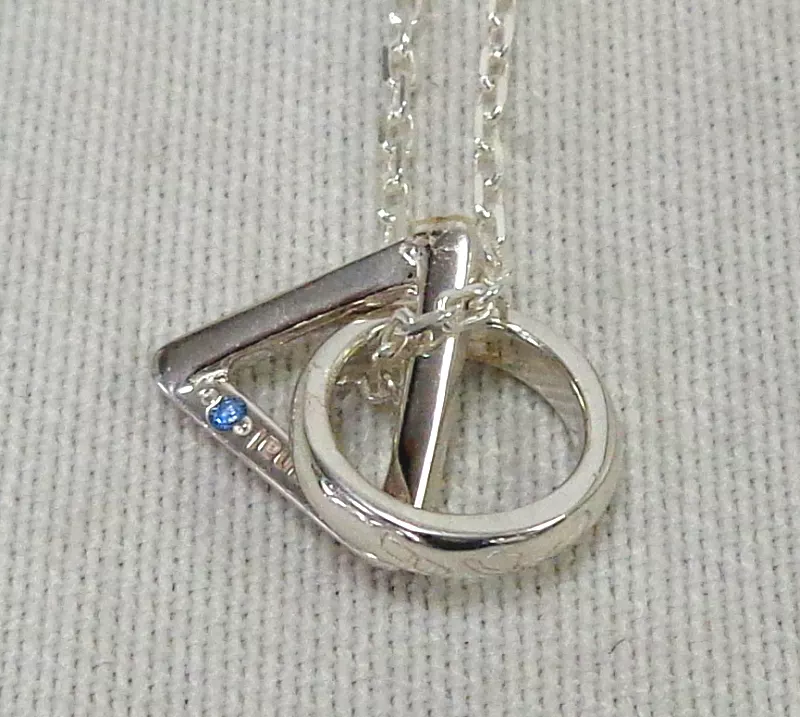 Trignal×THE KISS ネックレス 駿河屋 -<中古>Trignal×THE KISS シルバーネックレス FanFun