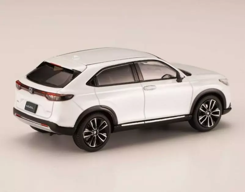 1/43 Honda Vezel 2021 Platinum White Pearl Diecast with Display