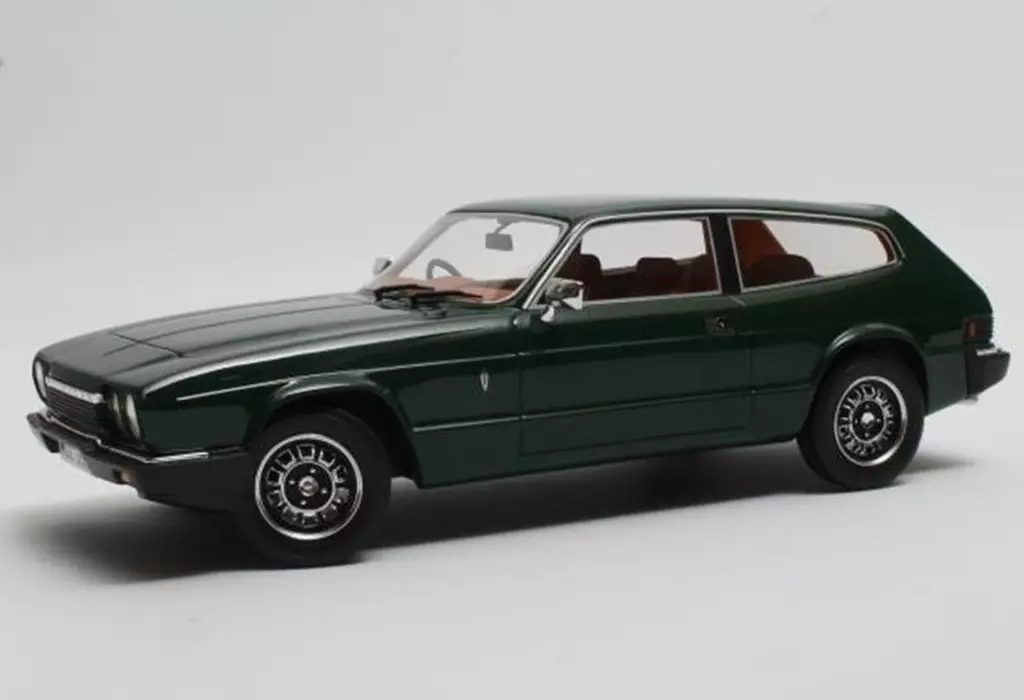 ミニカー　1/18 リライアント シミター SE6A 1976(ホワイト) [CML1351] 駿河屋 -<新品/中古>1/18 リライアント シミター SE6A 1976