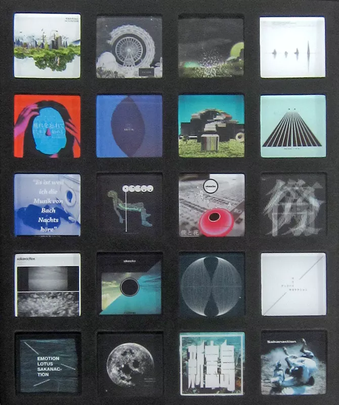 サカナクション10thANNIVERSARY ACRYLIC BADGEBOOK 商品詳細ページ | sakanaction ONLINE STORE | 10th ANNIVERSARY