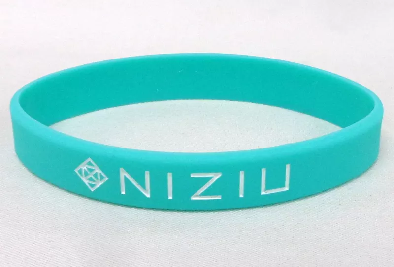 NiziU ラバーバンド　リストバンド　ポップアップ　ポップアップストア NiziU ラバーバンド リストバンド ポップアップ ポップアップストア