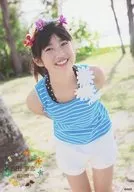 ②：吉田華恋/DVD＆Blu-ray「TOYOTA presents AKB48チーム8 全国ツアー ～47の素敵な街へ～/AKB48チーム8 in グアム」共通封入特典生写真