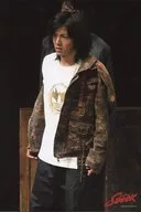 ジャニーズ/屋良朝幸/ライブフォト・膝上・衣装白茶カーキ・両手下・目線左・2Lサイズ/Endless SHOCK 2007