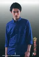 宮崎翔太(袴田亮介)/上半身・正面・背景グレー・キャラクターショット/舞台「警視庁抜刀課」ブロマイドセット