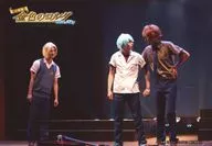 集合(3人)/ライブフォト・横型・全身・前山小沼向き合い・キャラクターショット/音楽劇「金色のコルダ Blue♪Sky First Stage」トレーディングブロマイド