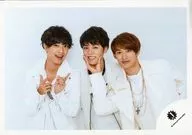 関西ジャニーズJr./集合(3人)/横型・上半身・センター室・向井、室の顎掴む/17冬 関西ジュニア「X’mas SHOW 2017」グッズ撮影オフショット/公式生写真