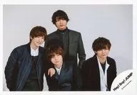 Hey!Say!JUMP/集合(4人)/上半身・衣装黒白紺グレー・知念右手ポケット/17-18冬 コンサートグッズ撮影オフショット/公式生写真