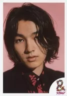 DISH///矢部昌暉/顔アップ・衣装黒・赤・背景ピンク/「DISH// 日本武道館単独公演’18 『＆ DISH//』」生写真Aセット