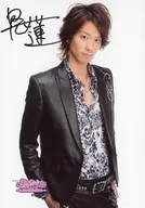 ☆塩川渉(早乙女蓮)/直筆サイン入り(早乙女蓮)・膝上・衣装黒・白・右向き・両手腰・背景白/「“ドラマ”私のホストちゃん～しちにんのホスト～」イベント特典生写真