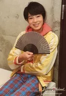 東京B少年/佐藤龍我/膝上・座り・衣装黄色・オレンジ・右手扇子/「JOHNNYS’ Happy New Year IsLAND」オリジナルフォト