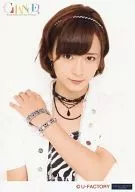 モーニング娘。/生田衣梨奈/上半身・衣装白・黒・左手右肩・口閉じ・背景白/Morning Musume Concert Tour 2013 Autumn CHANCE!