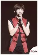 U-KISS/キソプ(KiSeop)/ライブフォト・上半身・衣装赤・両手合わせ・ロゴ「KISSme JAPAN」/a-nation’12 FC限定生写真
