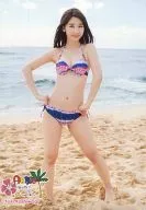 柏木由紀/全身・水着ピンク青・両手腰・背景海/DVD「AKB48海外旅行日記 -ハワイはハワイ-」特典