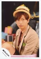 関ジャニ∞/大倉忠義/バストアップ・衣装茶色.ベージュ・チェック柄シャツオレンジ・麦藁帽子/公式生写真