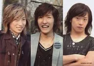 w-inds./集合(3人)/横型・バストアップ・センター橘・ジャケットグレー・緒方腕組み/公式生写真