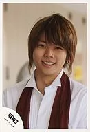 NEWS/増田貴久/バストアップ・茶色のストール・シャツ白・笑顔/公式生写真