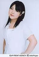 モーニング娘。/小川麻琴/上半身・衣装白・左手腰/公式生写真